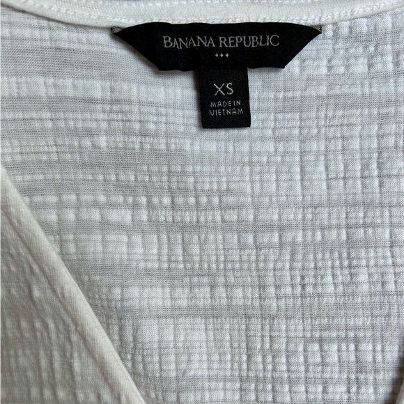 Banana Republic Women's Off White Sleeveless Casual Wrap Top - Picture 3 of 7